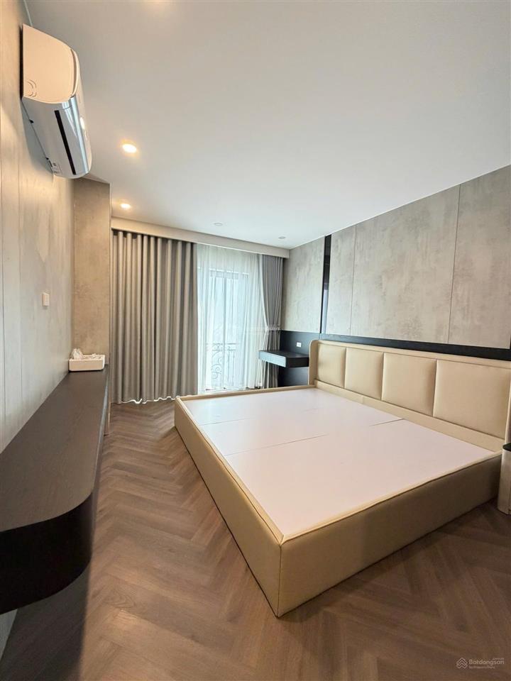 Siêu phẩm việt hưng, nhà rộng 53m2, 5 tầng thang máy, full nội thất xịn sò, giá cực rẻ