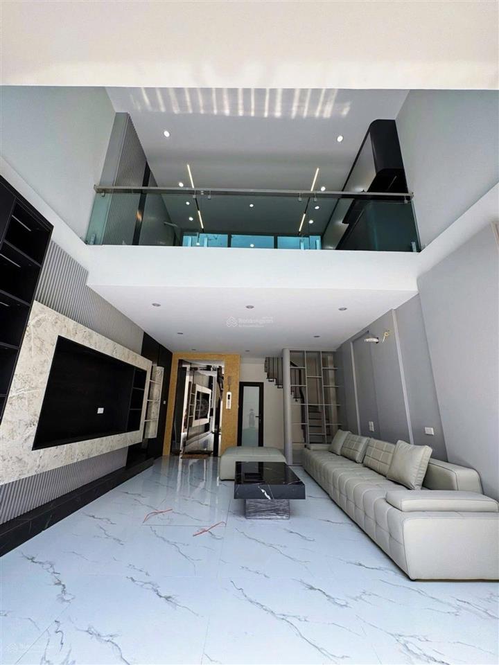 Nhà mới keeng trung tâm long biên, hàng xóm mipec, 40m2 x 6 tầng thang máy, chỉ nhỉnh 10 đồng
