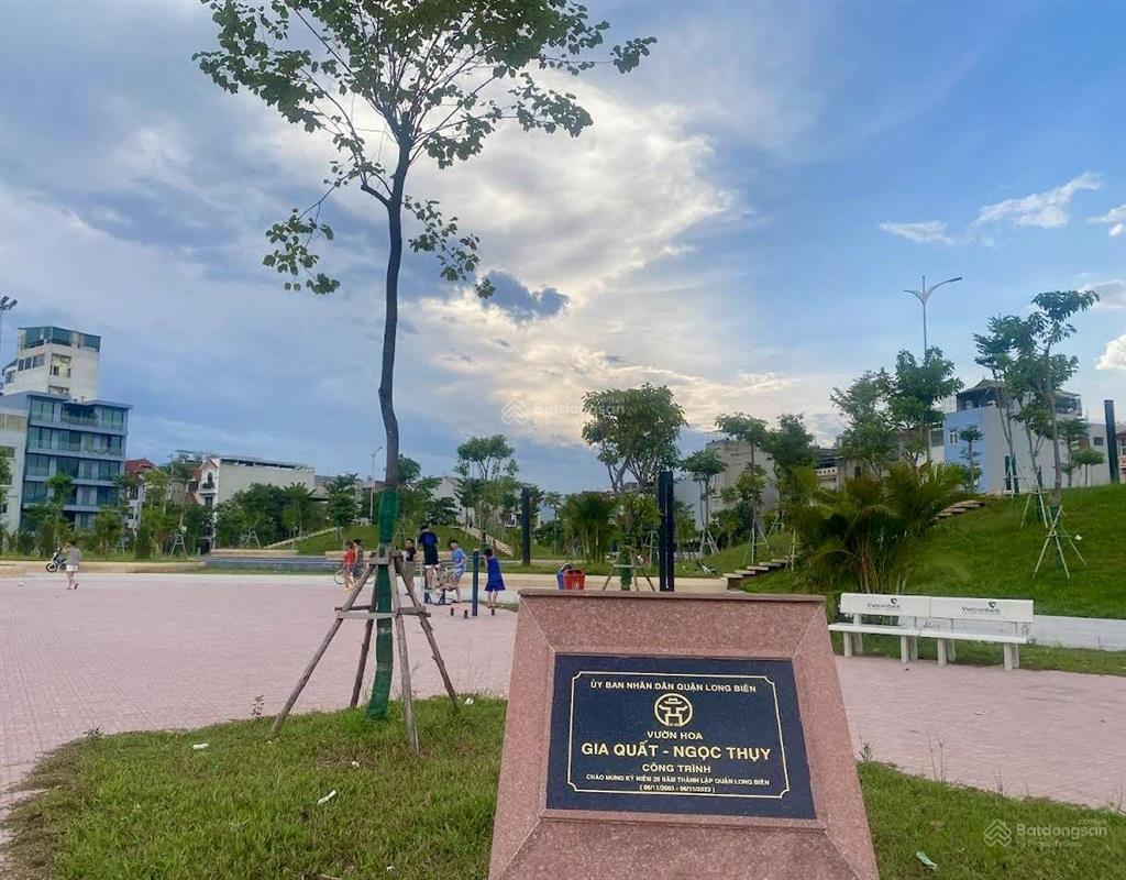 Thửa đất đẹp hơn 70m2 ngay khu tđc ngọc thuỵ, ô tô đậu trước cửa  giá rất mềm