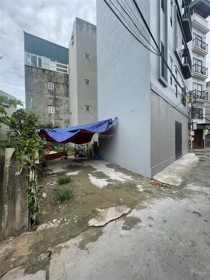 Thửa đất đẹp hơn 70m2 ngay khu tđc ngọc thuỵ, ô tô đậu trước cửa  giá rất mềm