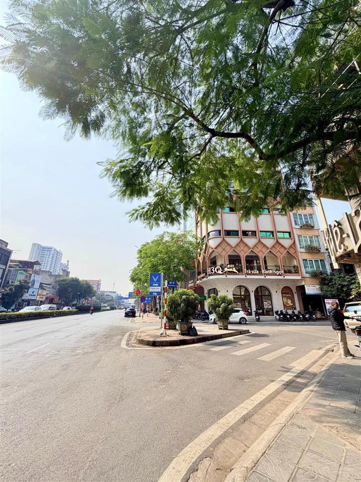 Nguyễn văn cừ nhà 50m2, 5 tầng, 5pn, ô tô đậu cửa  chỉ nhỉnh 11 đồng
