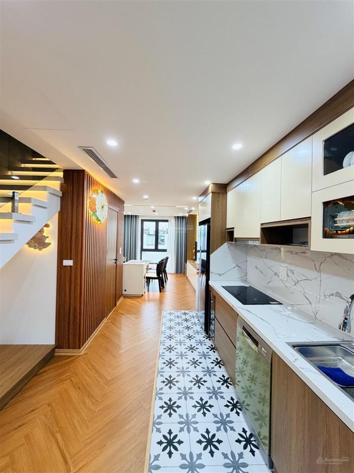 Vừa ở vừa kinh doanh, nhà nguyễn văn cừ, 70m2  7 tầng thang máy, có duplex đẳng cấp
