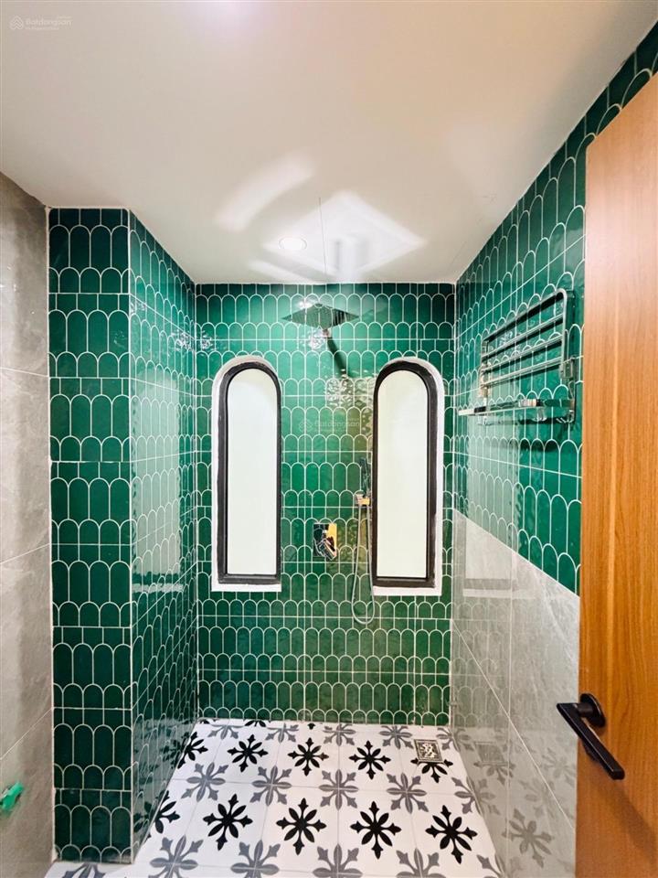 Vừa ở vừa kinh doanh, nhà nguyễn văn cừ, 70m2  7 tầng thang máy, có duplex đẳng cấp