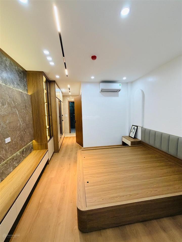 Vừa ở vừa kinh doanh, nhà nguyễn văn cừ, 70m2  7 tầng thang máy, có duplex đẳng cấp