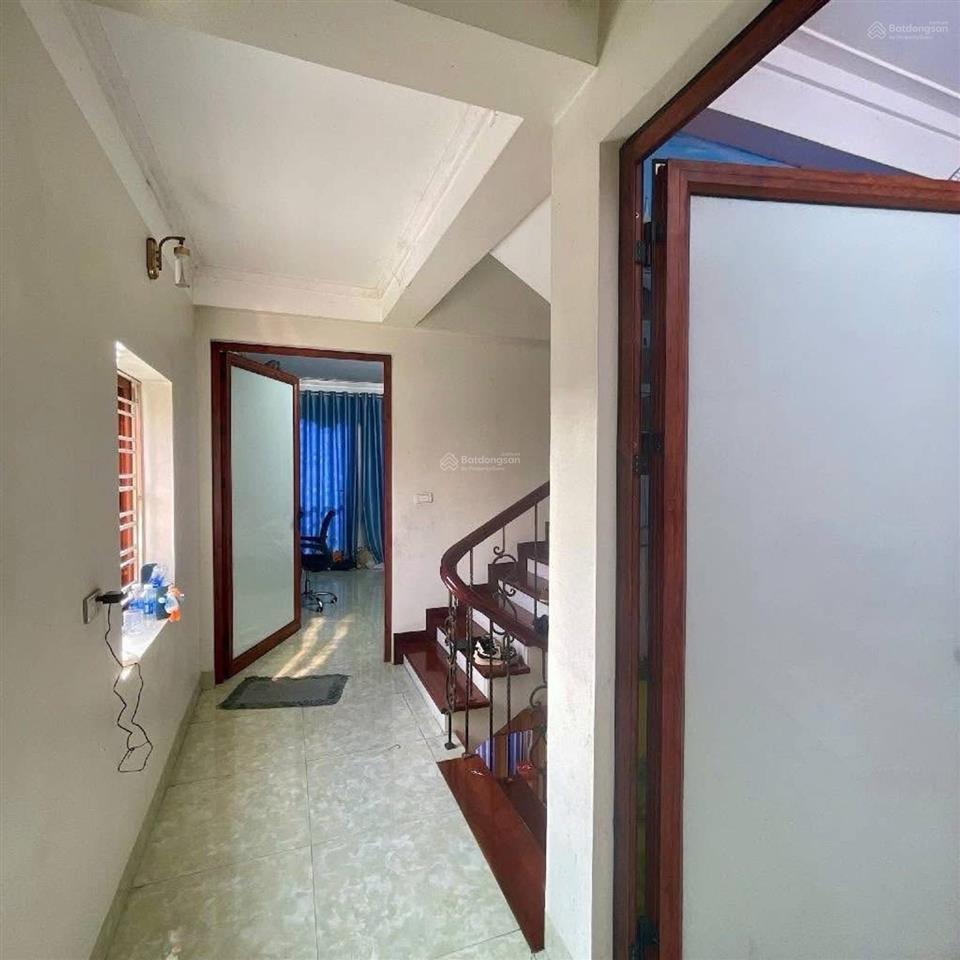 Nguyễn văn cừ  48m2 x 5 tầng, ngõ ô tô, ngay trung tâm, chỉ nhỉnh 10 đồng