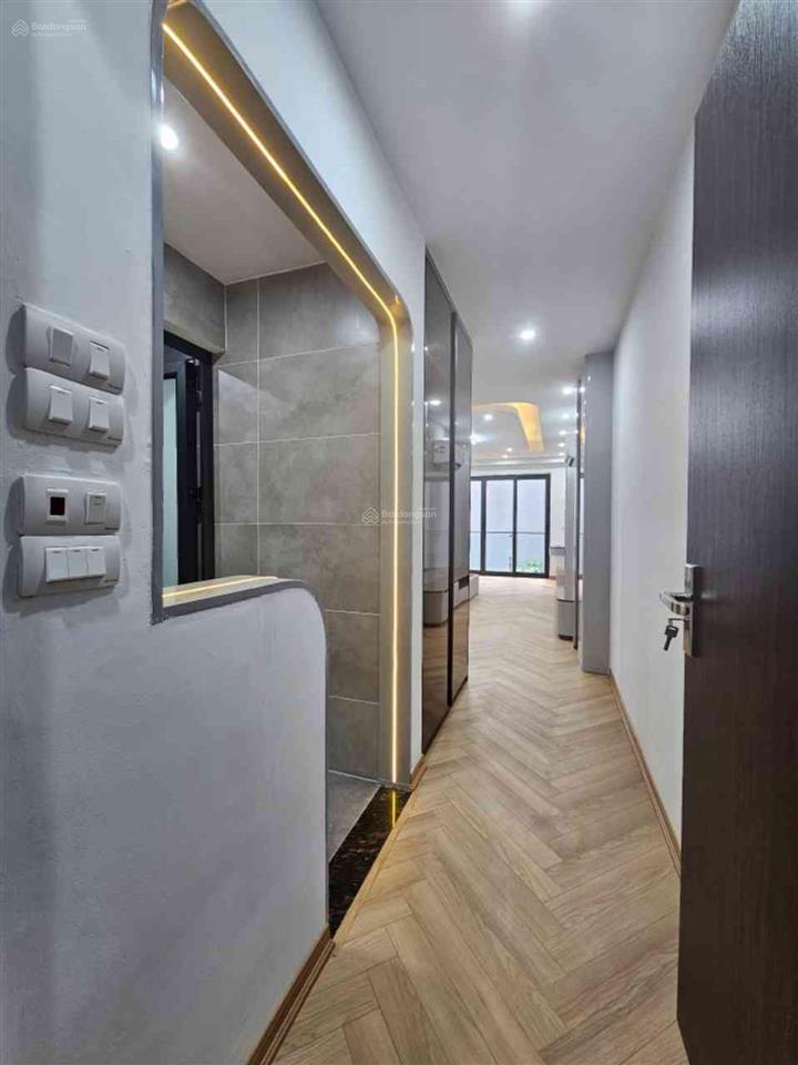 Phố cổ ngọc lâm, hàng xóm mipec, nhà mới 50m2, 7 tầng thang máy, ô tô ngủ trong nhà