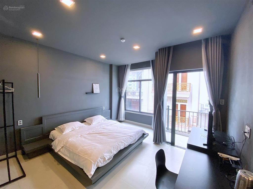 Cho thuê phòng ban công ngập nắng view đẹp + full nội thất ngay sân bay tsn, phường 2 tân bình