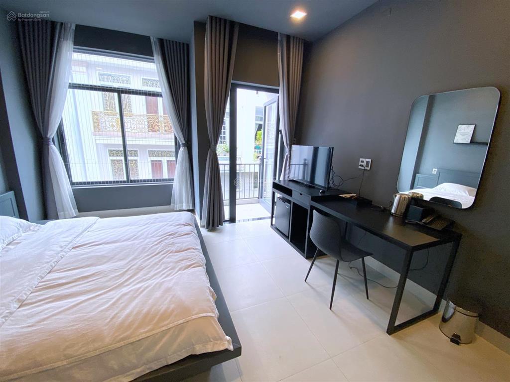 Cho thuê phòng ban công ngập nắng view đẹp + full nội thất ngay sân bay tsn, phường 2 tân bình