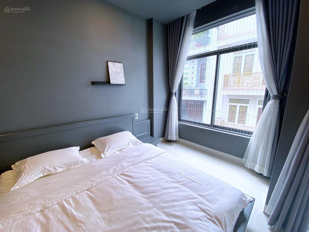 Cho thuê phòng ban công ngập nắng view đẹp + full nội thất ngay sân bay tsn, phường 2 tân bình
