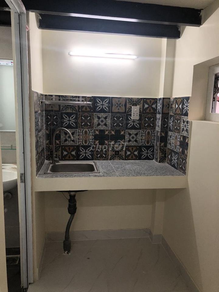 Phòng gác lửng 20m2 tại 105 Hoàng Hoa Thám, Bình Thạnh giáp Phú Nhuận