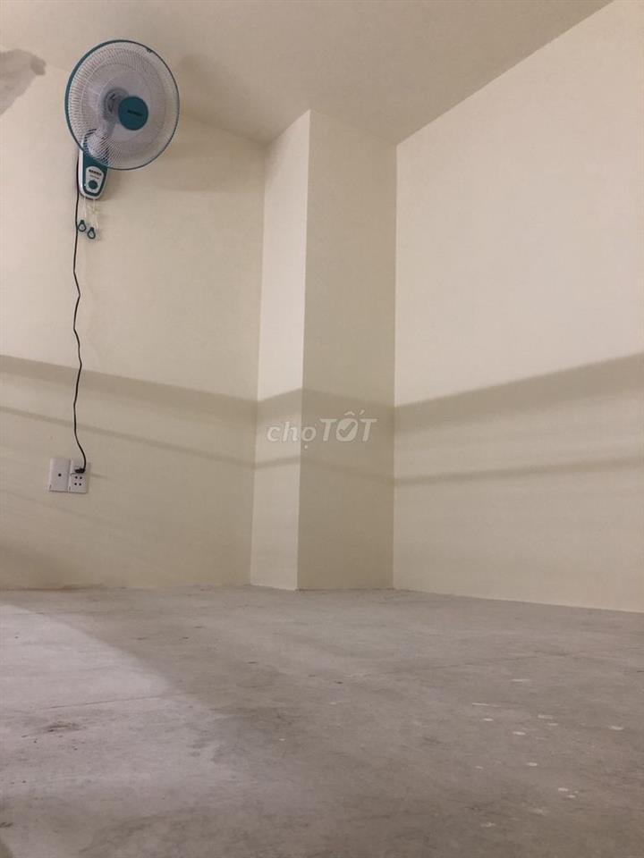 Phòng gác lửng 20m2 tại 105 Hoàng Hoa Thám, Bình Thạnh giáp Phú Nhuận