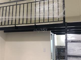 Phòng gác lửng 20m2 tại 105 Hoàng Hoa Thám, Bình Thạnh giáp Phú Nhuận