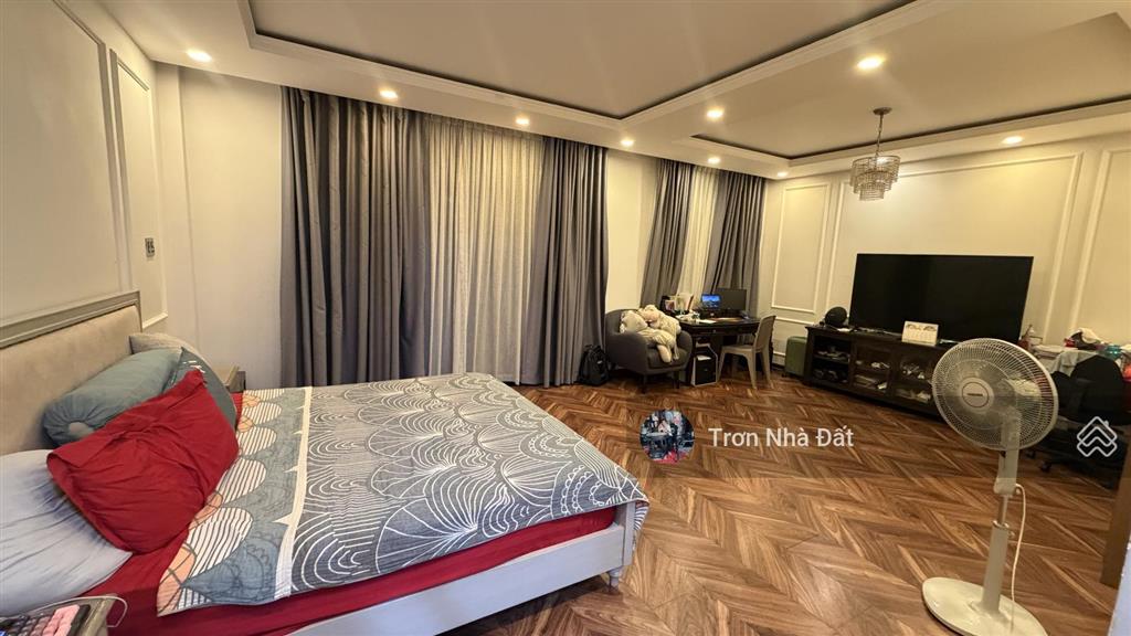 Bán biệt thự sadeco ven sông q7 | hầm 4 lầu thang máy | ở liền giá mềm call 0909 227 ***