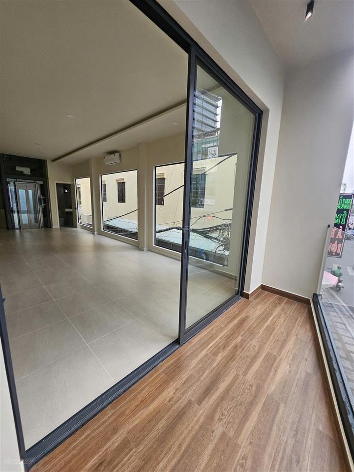 Bán nhà góc 2mt trương quốc dung giao với nguyễn văn trỗi. dt 4.1x13m 3 tầng hđt 55tr