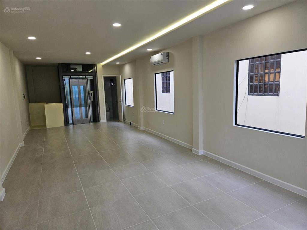 Bán nhà góc 2mt trương quốc dung giao với nguyễn văn trỗi. dt 4.1x13m 3 tầng hđt 55tr