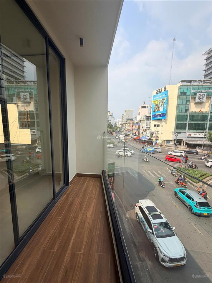 Bán nhà góc 2mt trương quốc dung giao với nguyễn văn trỗi. dt 4.1x13m 3 tầng hđt 55tr