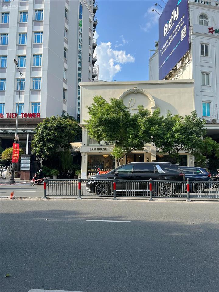 (hot) mt nhận diện thương hiệu ngang khủng hơn 18m đường nguyễn văn trỗi. chủ giảm 150tỷ về 134 tỷ