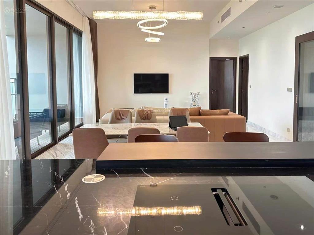 Chính chủ gửi bán căn 3pn có sân vườn hồ bơi define dt lớn 325m2 giá tốt nhất hiện tại 42 tỷ