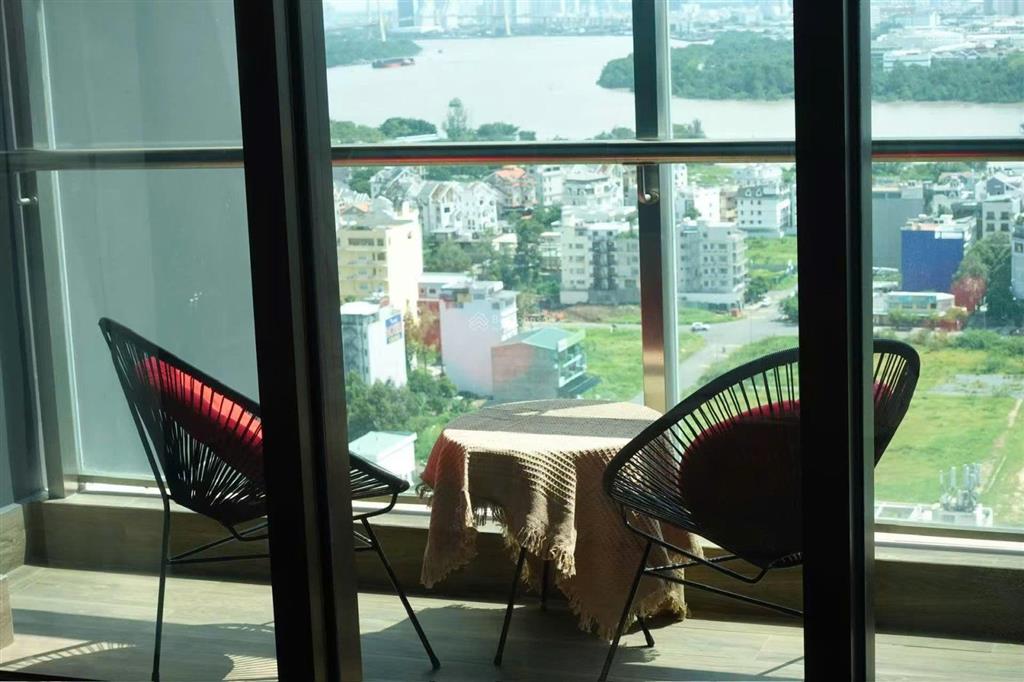 Chính chủ gửi bán căn 3pn có sân vườn hồ bơi define dt lớn 325m2 giá tốt nhất hiện tại 42 tỷ