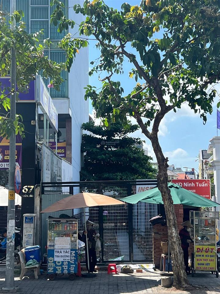 Bán đất mặt tiền trần não quận 2  170m2 giá 380 triệu/m2 rẻ nhất khu vực.  0938 948 ***