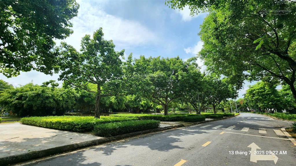 Cần tiền bán gấp căn hoa hậu liền kề góc, siêu thoáng, view cực đẹp. giá chỉ 2x tỷ.  0919 558 ***