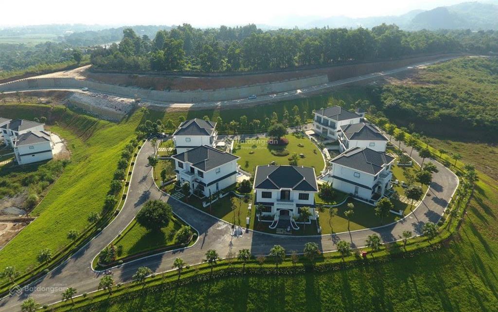 Em bán 01 lô đất biệt thự đẹp, rẻ nhất dự án diện tích 300m2, giá đầu tư, chỉ 13tr/m2