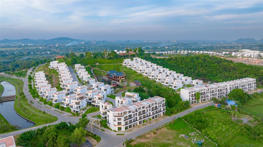Chỉ hơn 4 tỷ sở hữu ngay căn liền kề đẹp dự án, có bể bơi, gần hồ, cổng chính. đa dạng công năng.