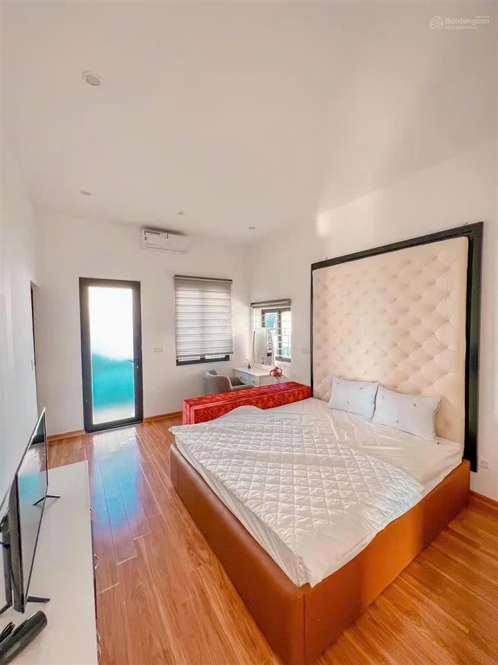 Bán nhanh 01 căn hiếm có full nội thất, có thể ở và cho thuê được ngay. dt=465m2 giá cực rẻ 9,x tỷ