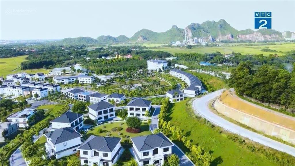 Bán nhanh 01 căn hiếm có full nội thất, có thể ở và cho thuê được ngay. dt=465m2 giá cực rẻ 9,x tỷ