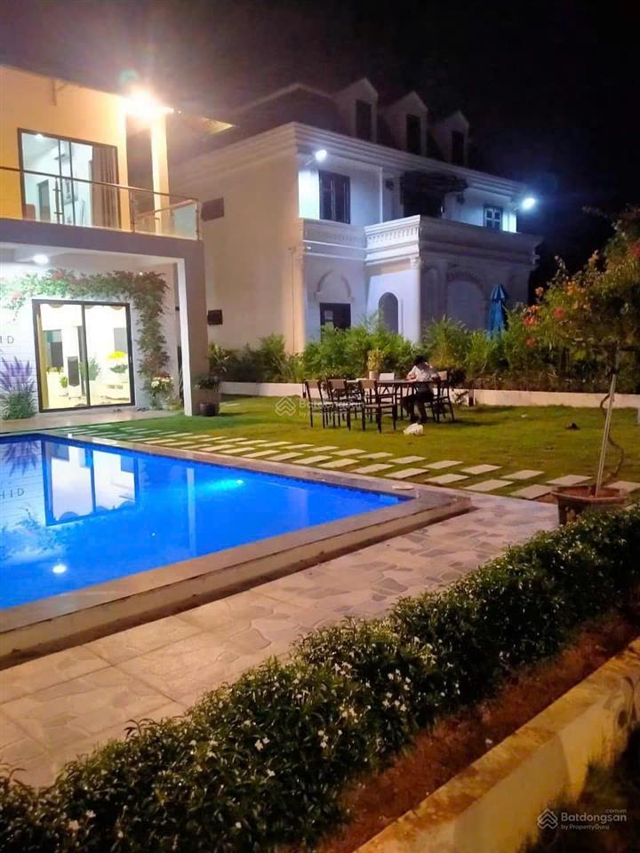 Bán nhanh 01 căn hiếm có full nội thất, có thể ở và cho thuê được ngay. dt=465m2 giá cực rẻ 9,x tỷ