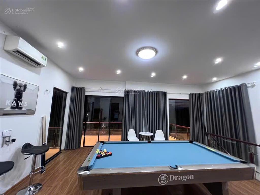 Bán nhanh 01 căn hiếm có full nội thất, có thể ở và cho thuê được ngay. dt=465m2 giá cực rẻ 9,x tỷ