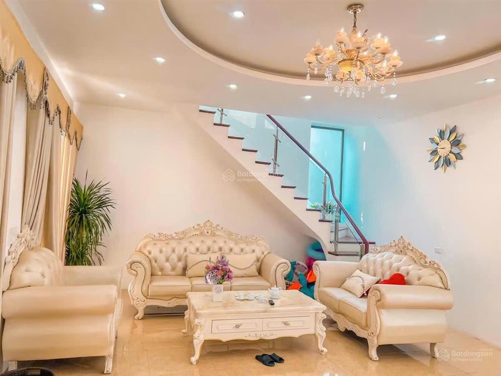 Bán nhanh 01 căn hiếm có full nội thất, có thể ở và cho thuê được ngay. dt=465m2 giá cực rẻ 9,x tỷ