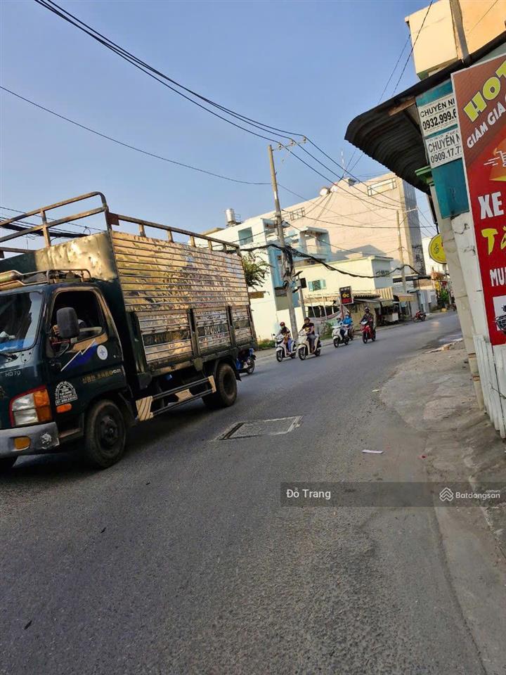 Gia đình kẹt bán nhà mặt tiền nguyễn thị nhuần