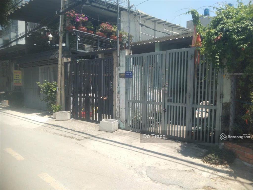 Bán đất tặng 2 căn nhà  cách hà huy giáp 50m