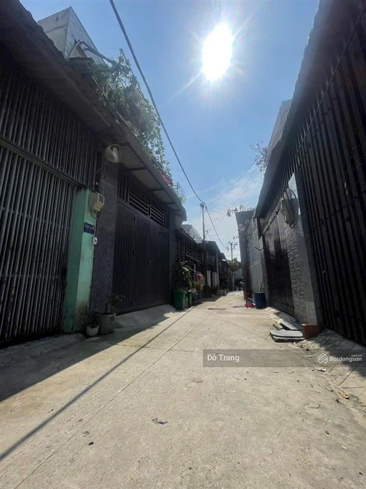 Nhà rẻ thạnh xuân 52 sát bên chợ đường