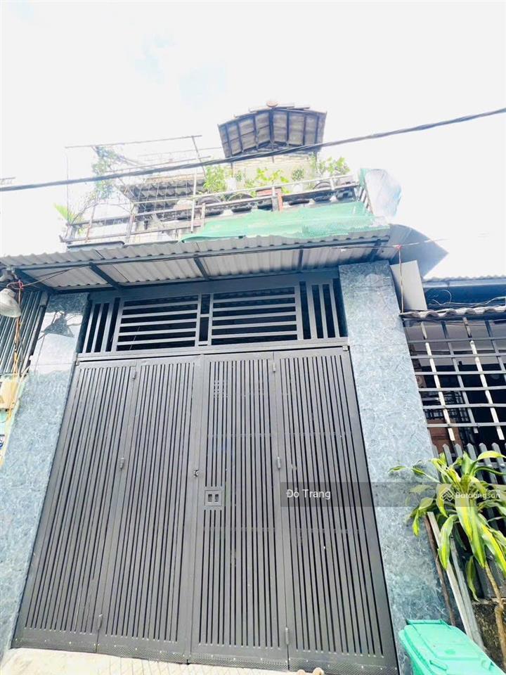 Nhà rẻ thạnh xuân 52 sát bên chợ đường
