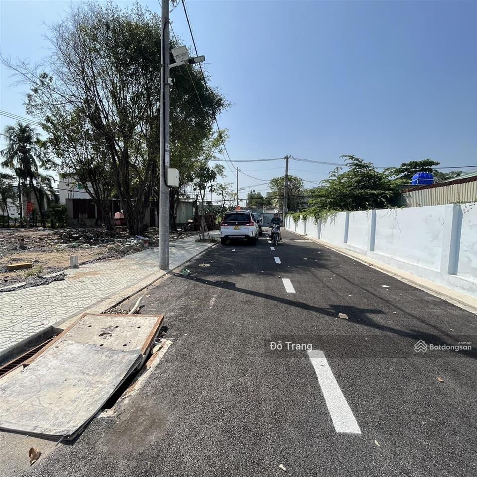 Đất 1 sẹc ngắn thạnh lộc 29 cách unbd p. an phú đông 300mshr