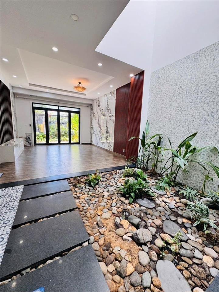 Bán siêu biệt thự gần chợ an phú đông  8x20m