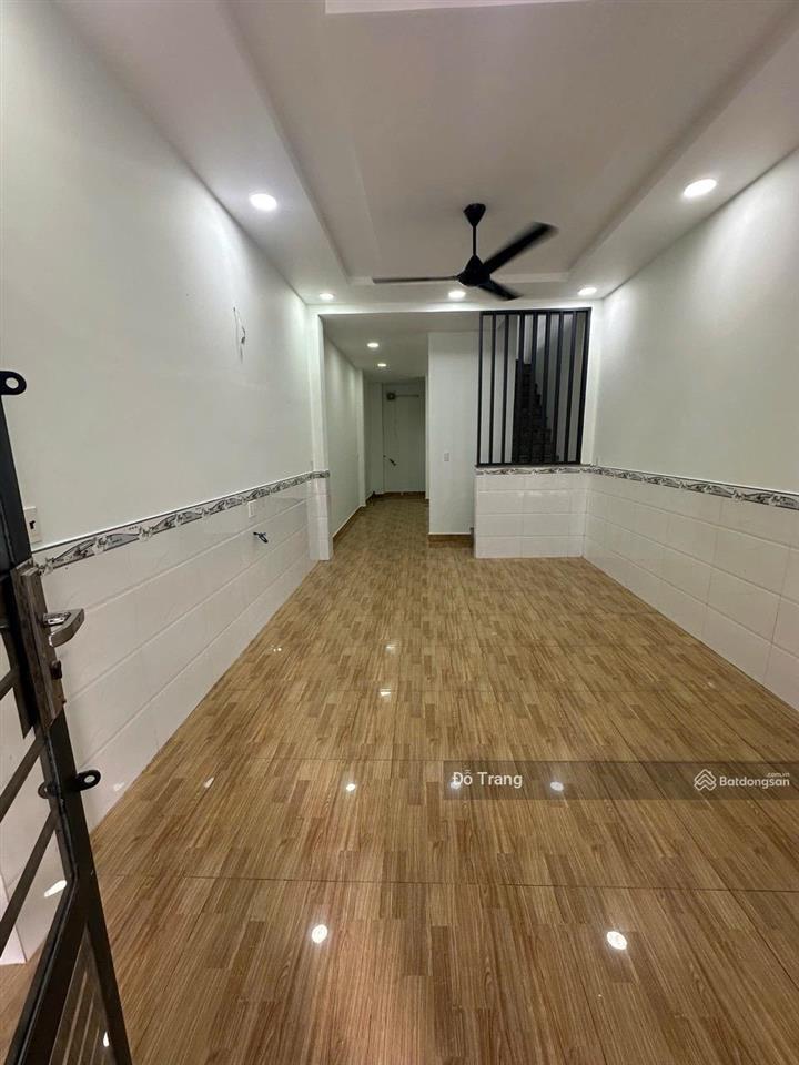 Nhà thạnh xuân 31, 2 tầng, đường 4m oto, khu dân cư đẹp