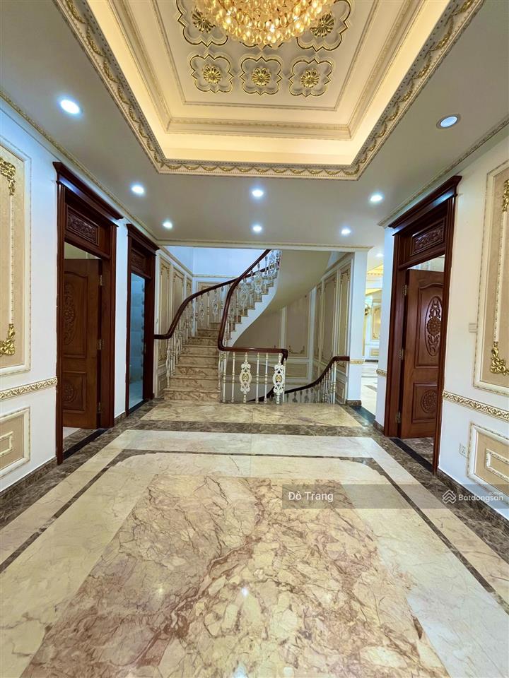 Siêu biệt thự p. an phú đông  gần ngay trục đường sông sài gòn