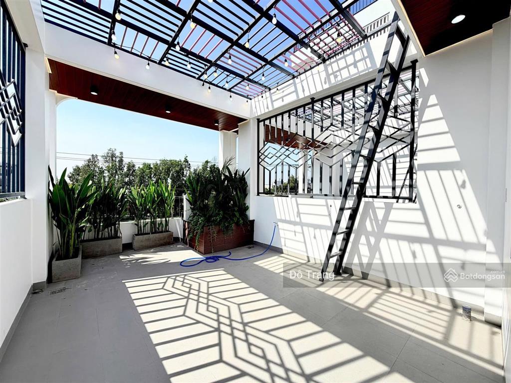 Nhà mới hà huy giáp  view mặt sông siêu đẹp  shr