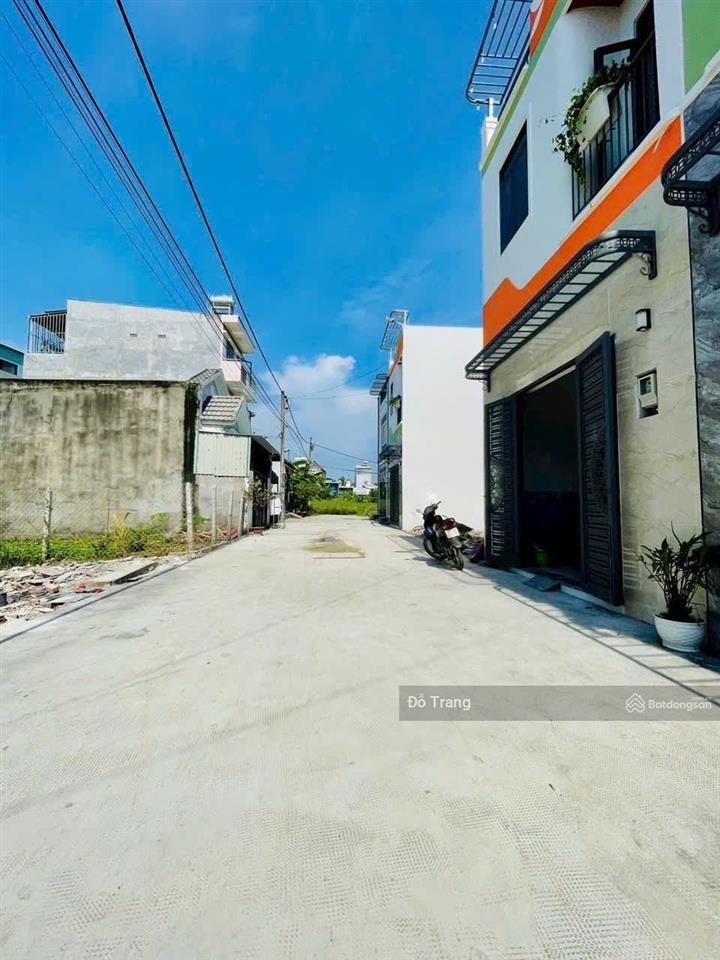 Nhà đẹp gần chợ đường  gồm 3pn  đường thông