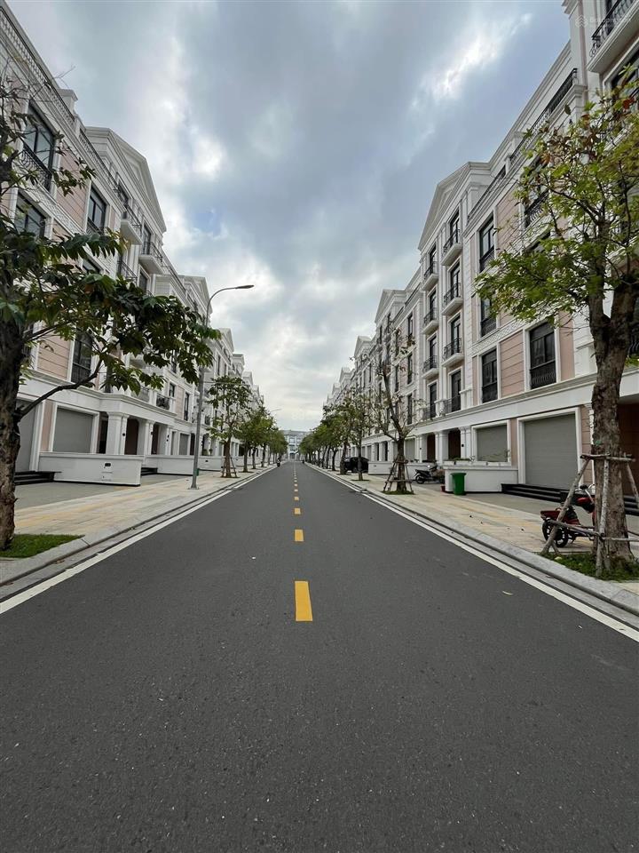 Ra nhanh! nhà phố 5,5 tầng, giá 18 tỷ, 126m2 vinhomes grand park, sổ hồng, đường thông