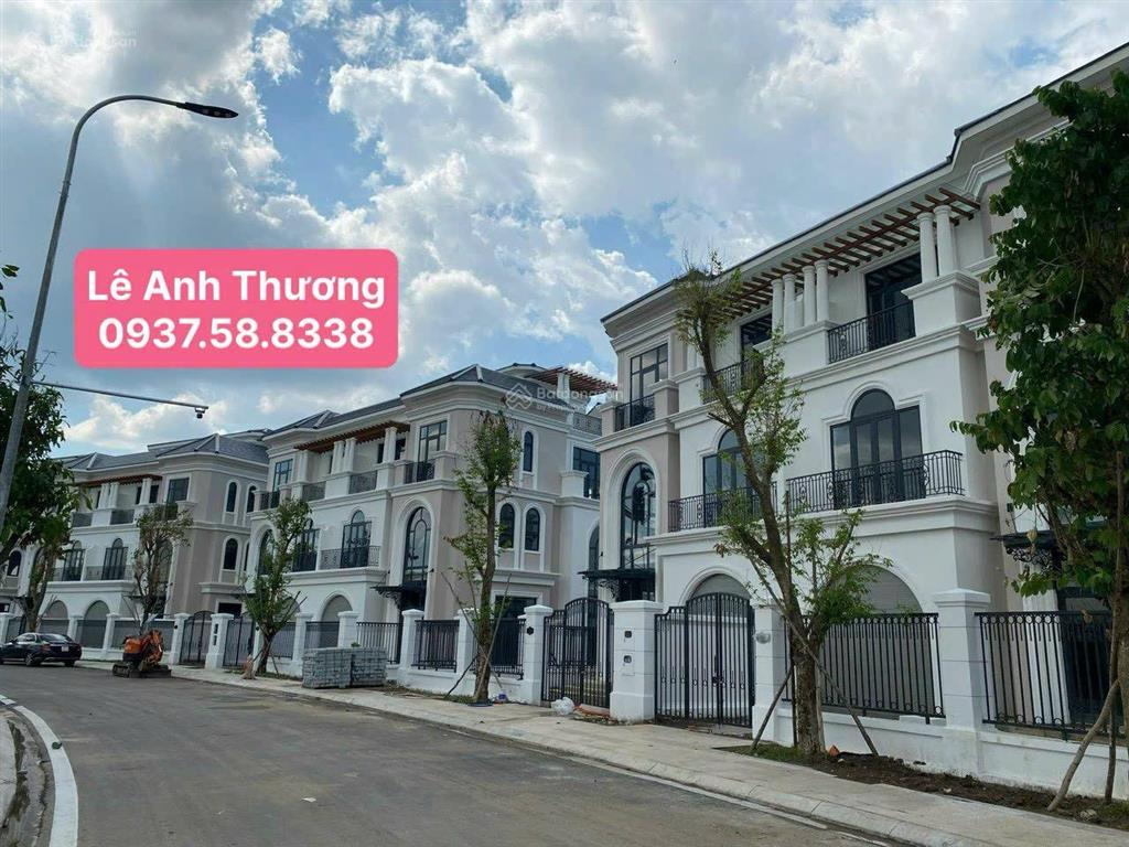 Chủ cần tiền bán gấp biệt thự 544m2, 4 tầng, view hồ vinhomes grand park, 65 tỷ, sổ hồng