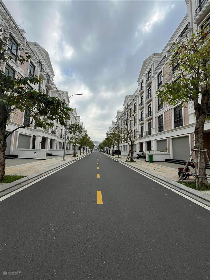 Chính chủ gửi bán nhanh nhà phố xẻ khe vinhomes grand park, gần trường học, cv 36ha. 25,8 tỷ
