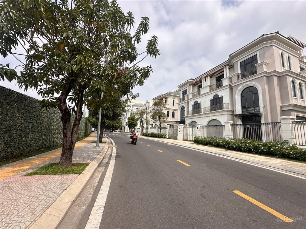 Chính chủ gửi bán nhanh biệt thự vinhomes grand park view hồ lớn dtd 346m², sổ hồng, 62 tỷ
