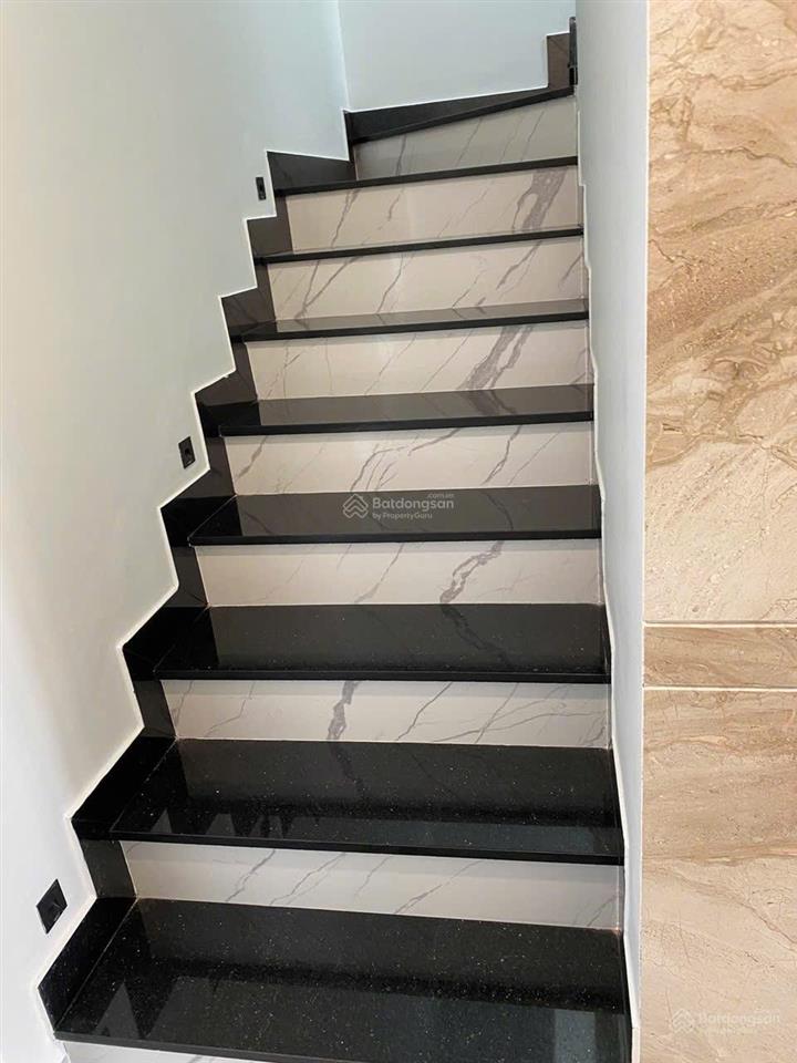 Chủ gửi bán nhanh biệt thự đường 30m, 200m2. đang có hđ thuê vinhomes grand park. 42 tỷ