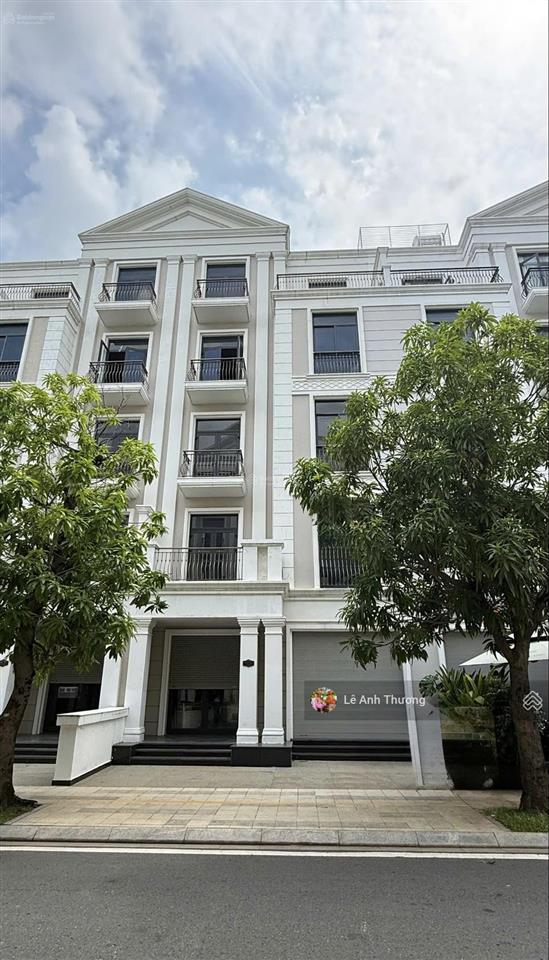Ngộp bank cần bán gấp căn 144m2 vinhomes grand park, sổ sẵn. giá tốt có 1 0 2. tháng 8/2026