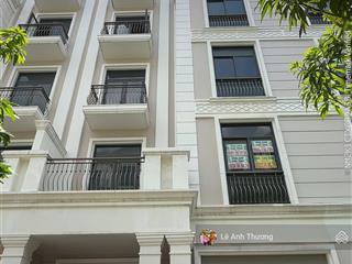 Ngộp bank cần bán gấp căn 144m2 vinhomes grand park, sổ sẵn. giá tốt có 1 0 2!