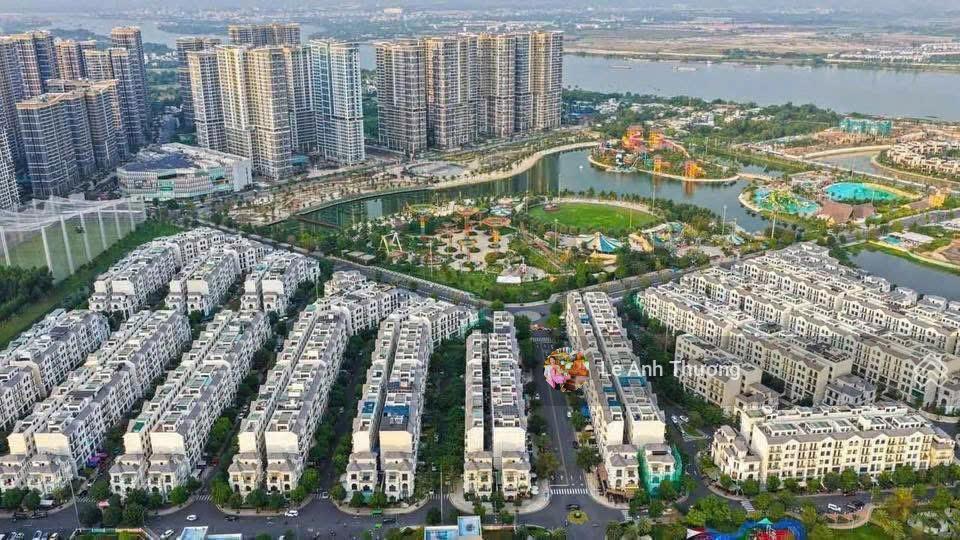 Kẹt tiền ra nhanh nhà phố 84m2 vinhomes grand park, manhattan, đường thông, sổ rồi